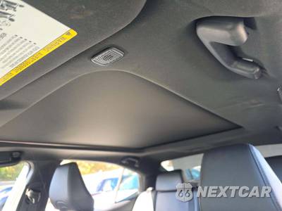 2025 Toyota Camry XSE - zdjęcie 11 z 28 - miniatura
