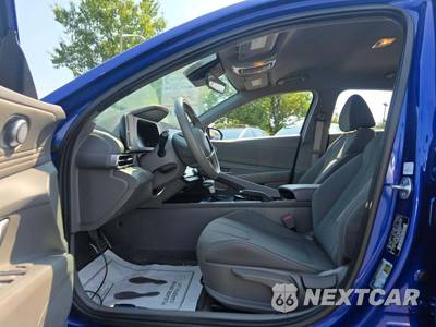 2025 Hyundai Elantra SEL Sport - zdjęcie 6 z 23 - miniatura