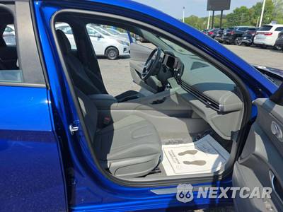 2025 Hyundai Elantra SEL Sport - zdjęcie 18 z 23 - miniatura