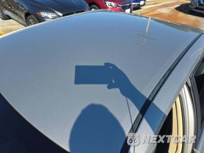 2017 Toyota Camry LE - zdjęcie 12 z 26 - miniatura