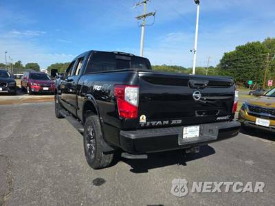 2018 Nissan TITAN XD PRO-4X Crew Cab Medium Bed - zdjęcie 2 z 27 - miniatura