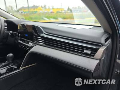 2025 Toyota Camry LE - zdjęcie 19 z 25 - miniatura