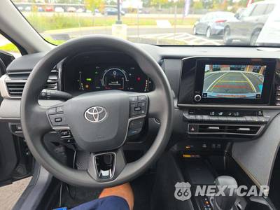 2025 Toyota Camry LE - zdjęcie 10 z 25 - miniatura