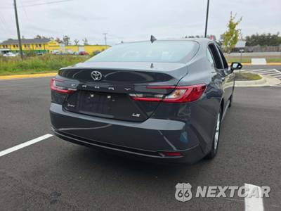 2025 Toyota Camry LE - zdjęcie 3 z 25 - miniatura