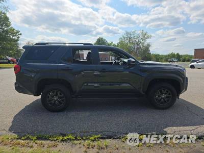2025 Toyota 4Runner SR5 - zdjęcie 4 z 25 - miniatura