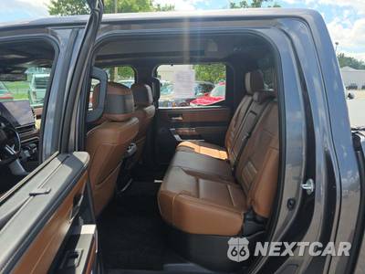 2022 Toyota Tundra 1794 Edition Crew Cab Short Bed - zdjęcie 13 z 23 - miniatura