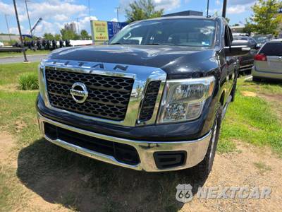 2018 Nissan TITAN SV Crew Cab Short Bed