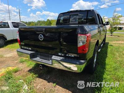 2018 Nissan TITAN SV Crew Cab Short Bed - zdjęcie 3 z 31 - miniatura