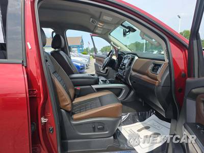 2019 Nissan TITAN Platinum Reserve Crew Cab Short Bed - zdjęcie 18 z 27 - miniatura