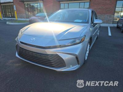 2025 Toyota Camry LE - zdjęcie 1 z 26 - miniatura