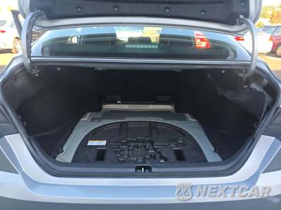 2025 Toyota Camry LE - zdjęcie 14 z 26 - miniatura