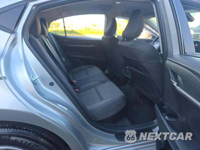 2025 Toyota Camry LE - zdjęcie 16 z 26 - miniatura