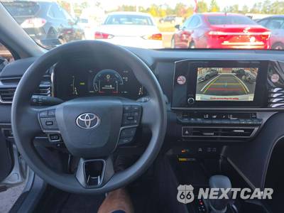 2025 Toyota Camry LE - zdjęcie 10 z 26 - miniatura