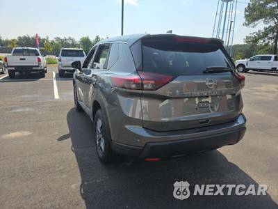 2026 Nissan Rogue SV - zdjęcie 2 z 24 - miniatura