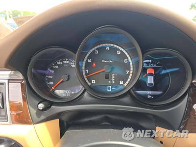 2017 Porsche Macan Turbo - zdjęcie 9 z 25 - miniatura