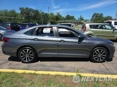 2025 Volkswagen Jetta SE - zdjęcie 4 z 23 - miniatura