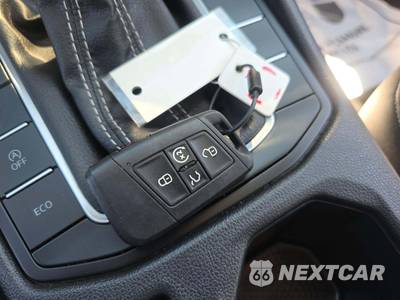 2025 Volkswagen Jetta SE - zdjęcie 8 z 23 - miniatura