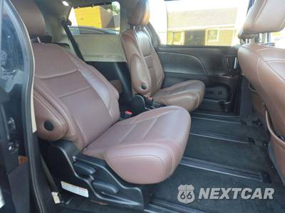 2017 Toyota Sienna Limited Premium 7-Passenger 119.3" WB - zdjęcie 17 z 28 - miniatura