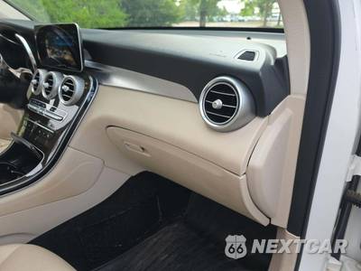 2020 Mercedes-Benz GLC 300 4MATIC - zdjęcie 19 z 26 - miniatura