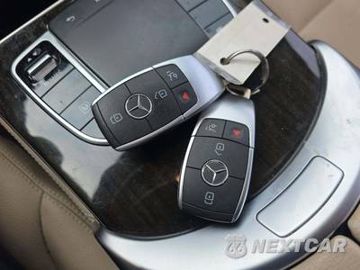 2020 Mercedes-Benz GLC 300 4MATIC - zdjęcie 8 z 26 - miniatura