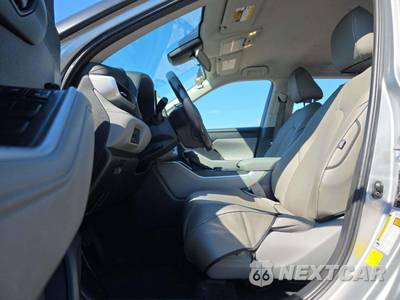 2023 Toyota Highlander LE - zdjęcie 6 z 27 - miniatura