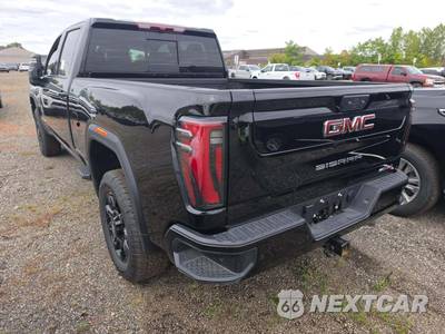 2026 GMC Sierra 2500HD AT4 Crew Cab Medium Bed - zdjęcie 2 z 24 - miniatura