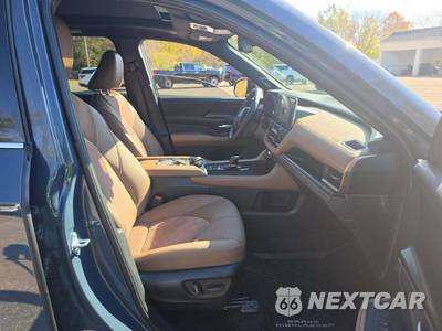 2026 Toyota Grand Highlander Hybrid MAX Platinum - zdjęcie 16 z 23 - miniatura
