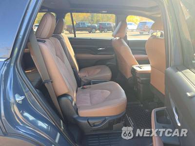 2026 Toyota Grand Highlander Hybrid MAX Platinum - zdjęcie 14 z 23 - miniatura