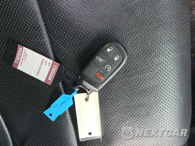 2017 Jeep Grand Cherokee Summit - zdjęcie 5 z 25 - miniatura