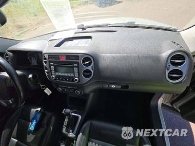 2010 Volkswagen Tiguan SE w/Leather - zdjęcie 19 z 33 - miniatura