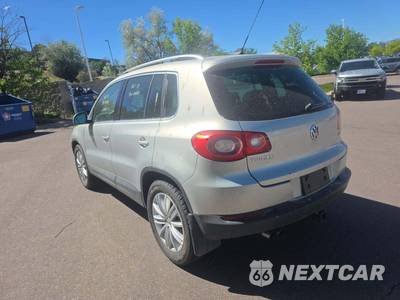 2010 Volkswagen Tiguan SE w/Leather - zdjęcie 2 z 33 - miniatura