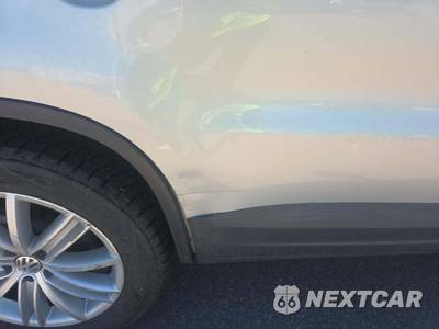 2010 Volkswagen Tiguan SE w/Leather - zdjęcie 30 z 33 - miniatura