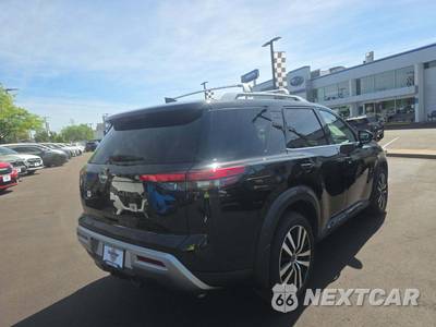 2025 Nissan Pathfinder Platinum - zdjęcie 3 z 24 - miniatura