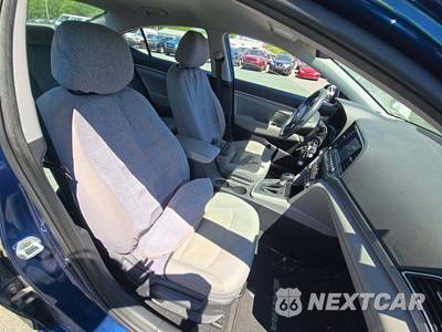 2017 Hyundai Elantra SE Sedan - zdjęcie 18 z 29 - miniatura
