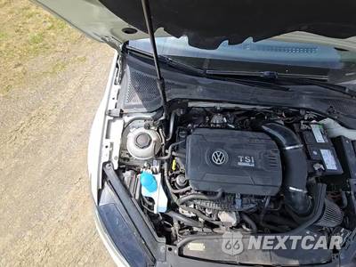 2019 Volkswagen Golf R Hatchback w/DCC & Navigation - zdjęcie 27 z 32 - miniatura