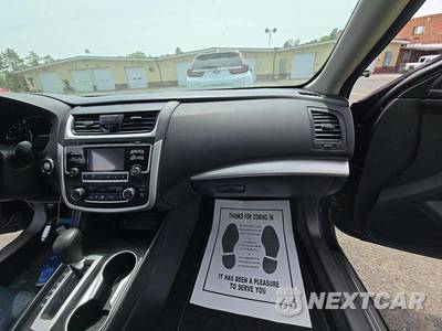 2017 Nissan Altima 2.5 SV - zdjęcie 19 z 30 - miniatura