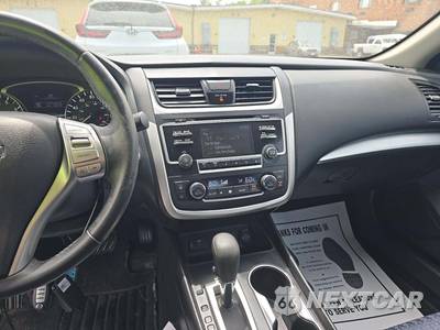 2017 Nissan Altima 2.5 SV - zdjęcie 10 z 30 - miniatura