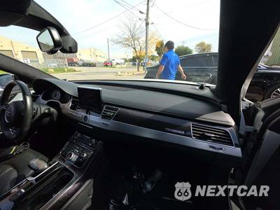 2014 Audi S8 - zdjęcie 19 z 23 - miniatura