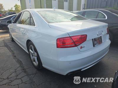 2014 Audi S8 - zdjęcie 2 z 23 - miniatura