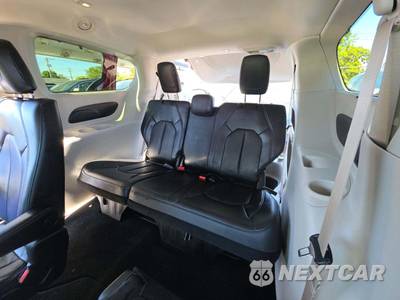 2020 Chrysler Pacifica Touring L 121.6" WB - zdjęcie 14 z 21 - miniatura