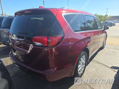 2020 Chrysler Pacifica Touring L 121.6" WB - zdjęcie 3 z 21 - miniatura