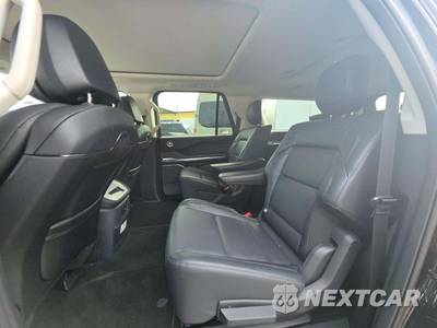 2026 Lincoln Navigator L Reserve - zdjęcie 13 z 21 - miniatura