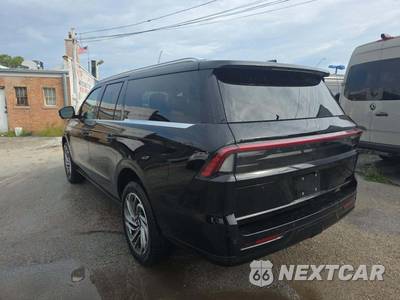 2026 Lincoln Navigator L Reserve - zdjęcie 2 z 21 - miniatura