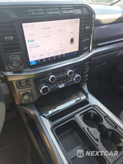 2024 Ford Super Duty F-350 Lariat Crew Cab Long Bed - zdjęcie 10 z 20 - miniatura