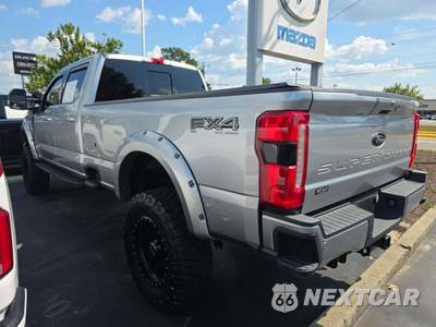 2024 Ford Super Duty F-350 Lariat Crew Cab Long Bed - zdjęcie 2 z 20 - miniatura