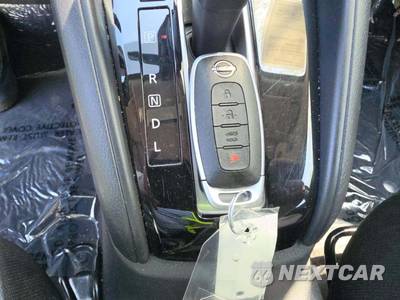 2025 Nissan Versa SV - zdjęcie 5 z 17 - miniatura