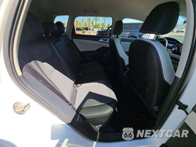 2025 Volkswagen Taos SE - zdjęcie 13 z 17 - miniatura