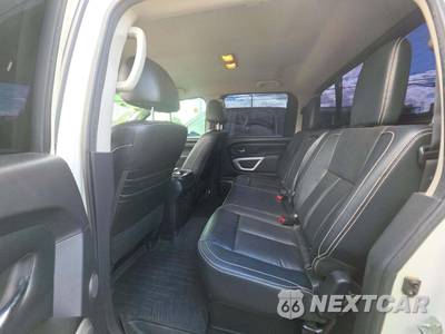 2017 Nissan TITAN PRO-4X Crew Cab Short Bed - zdjęcie 13 z 22 - miniatura
