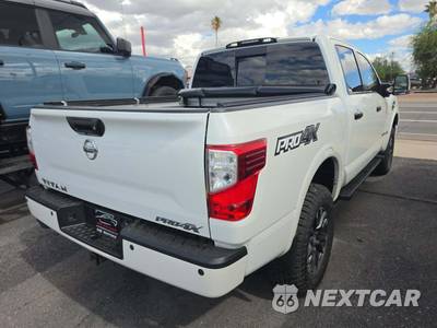 2017 Nissan TITAN PRO-4X Crew Cab Short Bed - zdjęcie 3 z 22 - miniatura