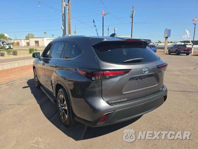 2024 Toyota Highlander XLE - zdjęcie 2 z 21 - miniatura